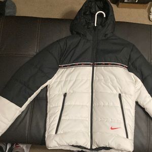 Nike fleece thermal puffer jacket
